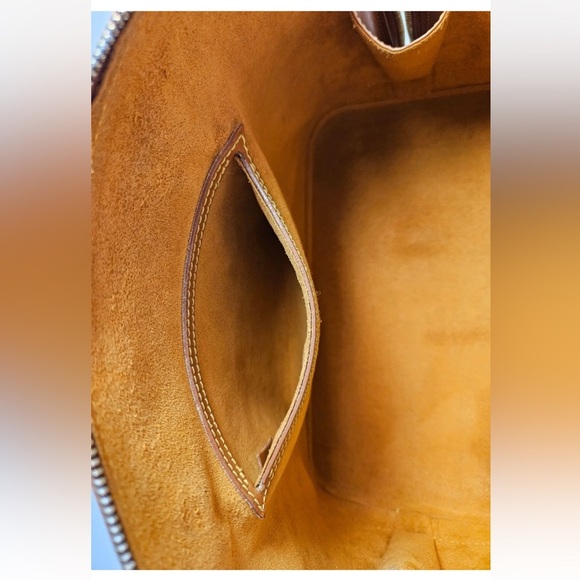 Louis Vuitton Epi Alma PM Duffle AR0927 with lock & key - Picture 10 of 10